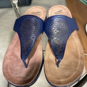 🦶🏻NWOT Rare Dansko Orthopedic Leather Sandals